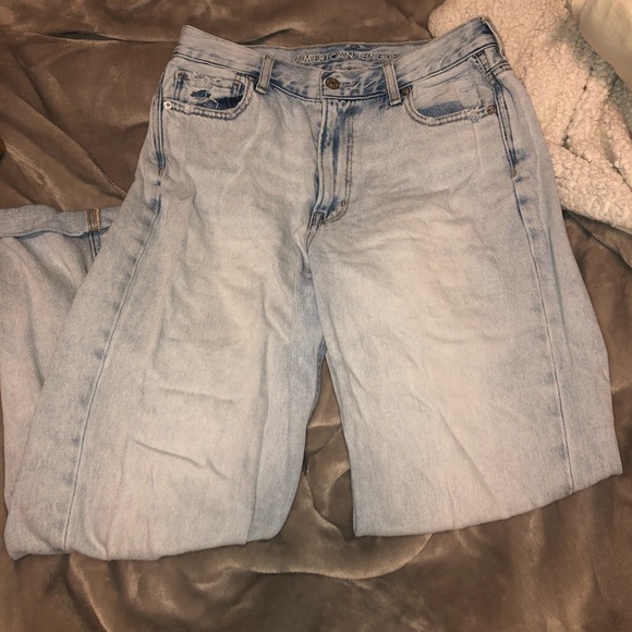 American eagle mom jeans! - Picture 1 of 2